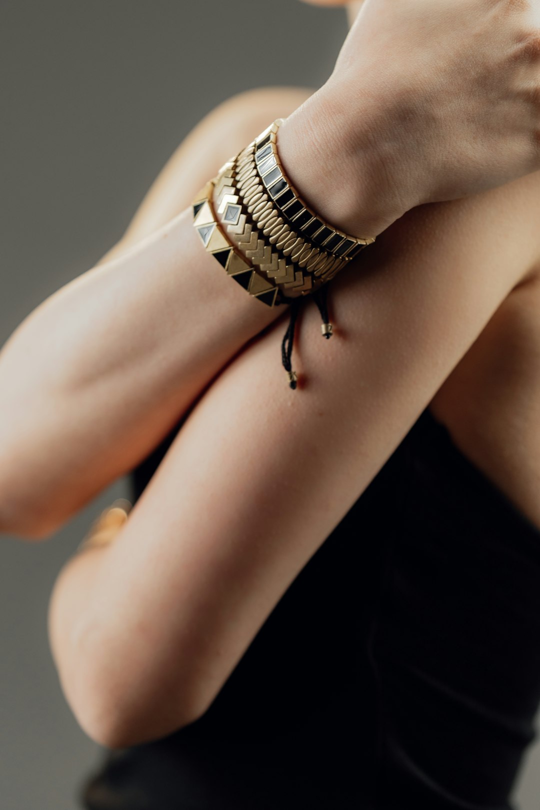 Should I Sell My Gold? The Financial Math Between Holding Metal and Taking Cash
