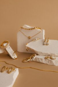 Professional How Many Grams in an Ounce of Gold? Your 2026 Hull Guide to Fair Selling at Big Gold Hull